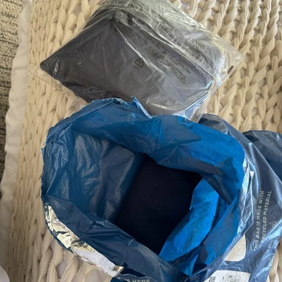 2pc set Gap VintageSoft Raglan Sweatshirt + High Rise Boyfriend Jogger Navy Blue - Picture 6 of 6